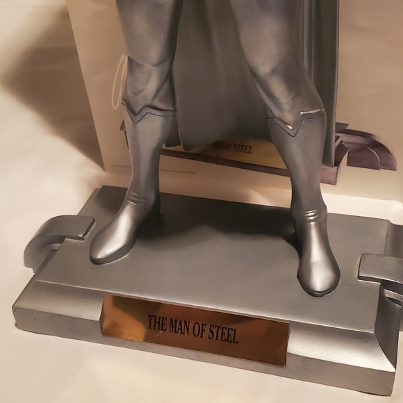 LIMITED EDITION- Alex Ross SIGNED- Kingdom Come Superman Statue - Picture 9 of 11